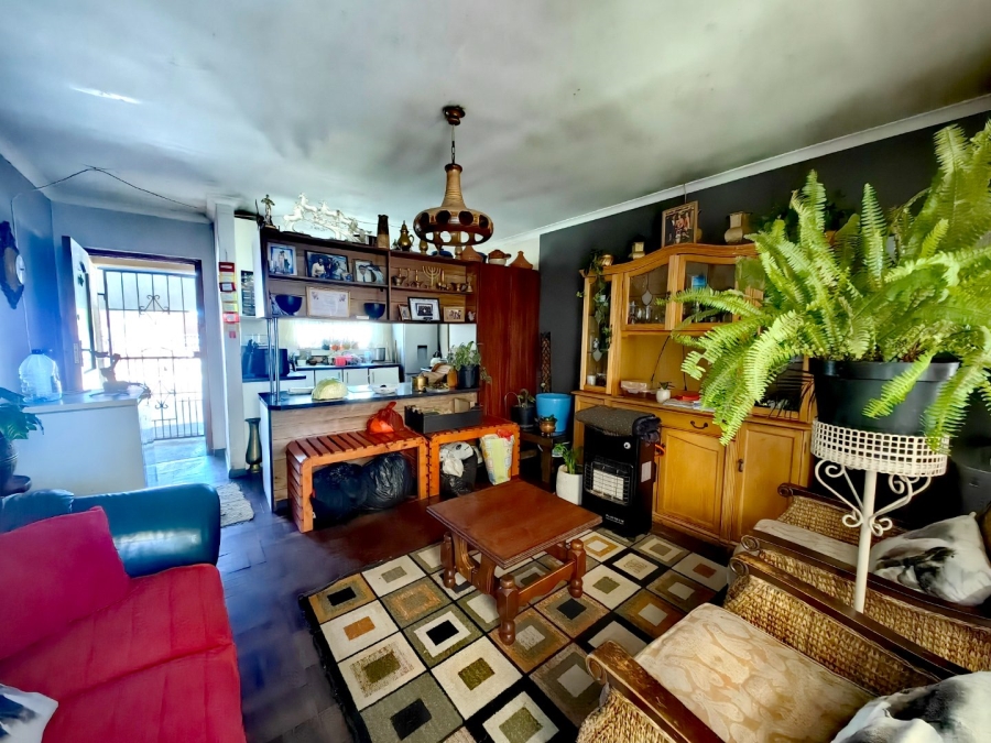 5 Bedroom Property for Sale in Beacon Valley Western Cape